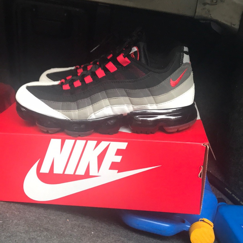 Nike Air max 95 vapor max men size 9